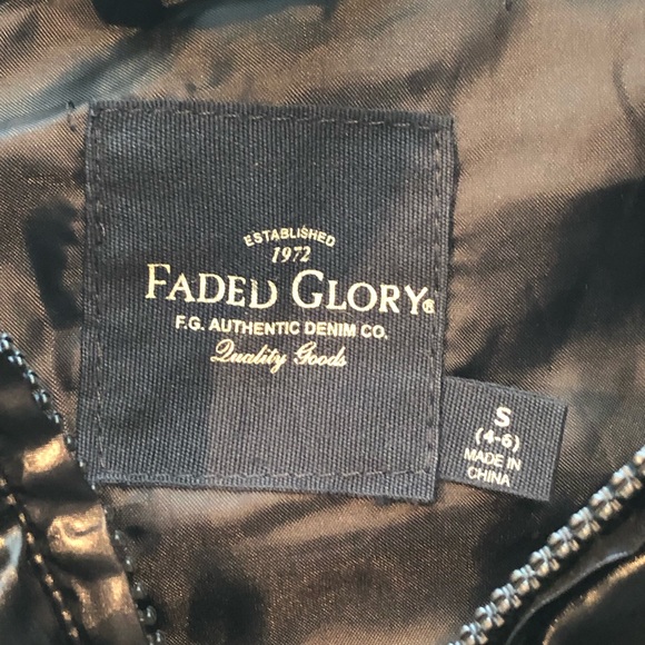 Y2K Faded Glory Puffer Vest w/detachable hood, NWOT, Small, pet/smoke free home - Picture 4 of 11